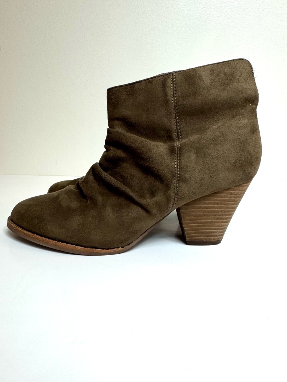 Diba Brown Suede Slouch Bootie Chunky Heel Almond Toe Women's 8.5 Fall - Picture 3 of 12